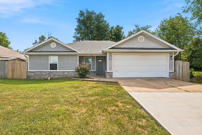 Building Photo - This beautiful ranch-style home