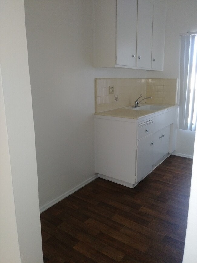 Century West Apartments (1525 Sawtelle Blvd)