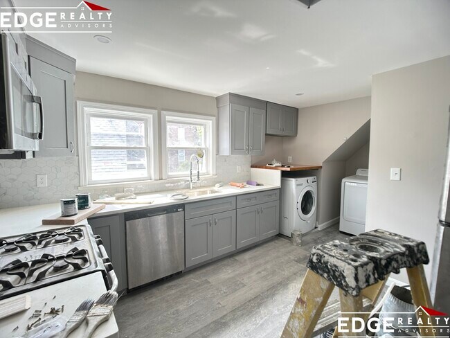 16 Long Ave Unit 3