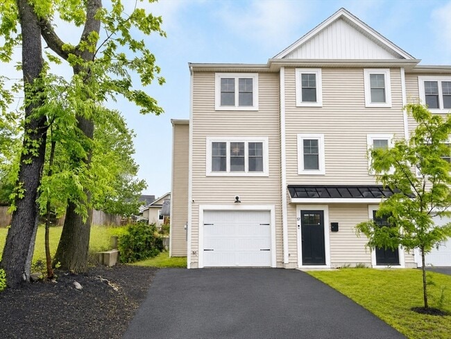 Building Photo - 57 Castine St