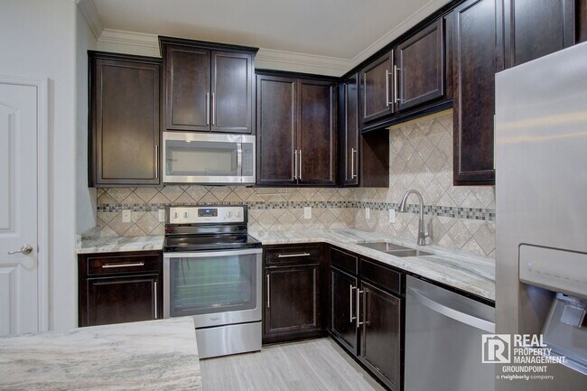 Photo - 221 S Lamplighter Ln