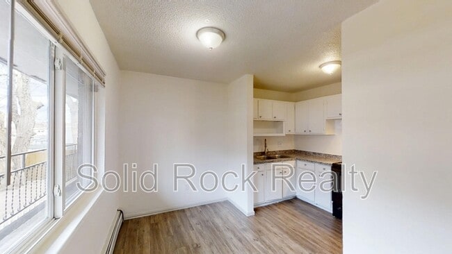 Building Photo - 1411 S Corona Ave Unit 6 Rental