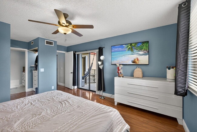 Photo - 8164 Thames Blvd