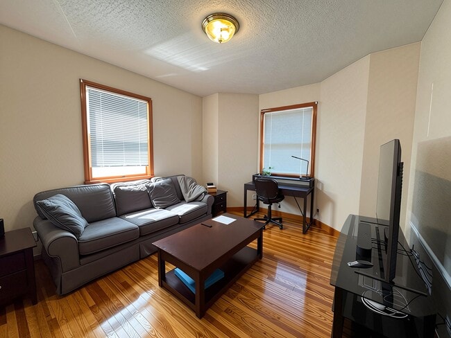 Building Photo - 259 Park St Unit 3 Rental