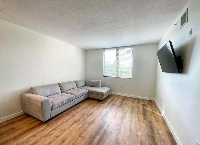 Photo - 2630 SW 28th St Unit 58