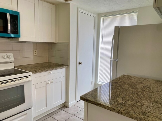 Photo - 16310 Setter Ct