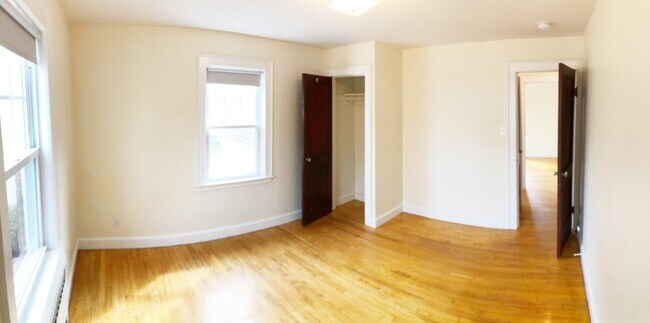 Photo - Good credit and solid income required! Unidad 1L