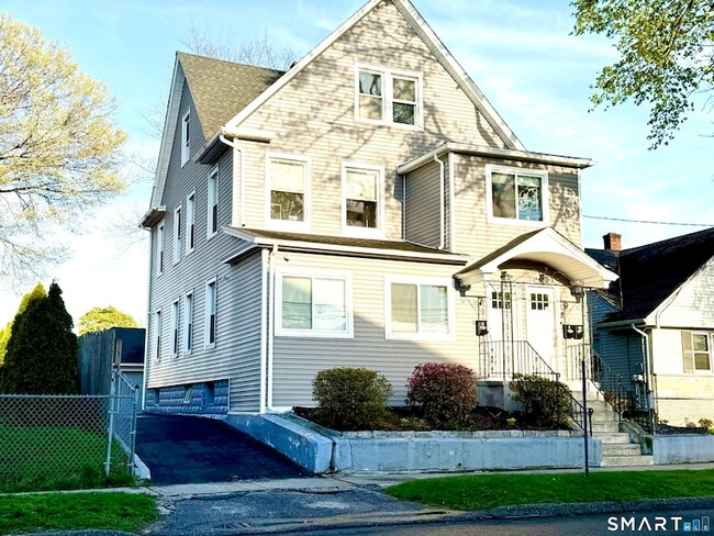 Building Photo - 7 Burritt Ave