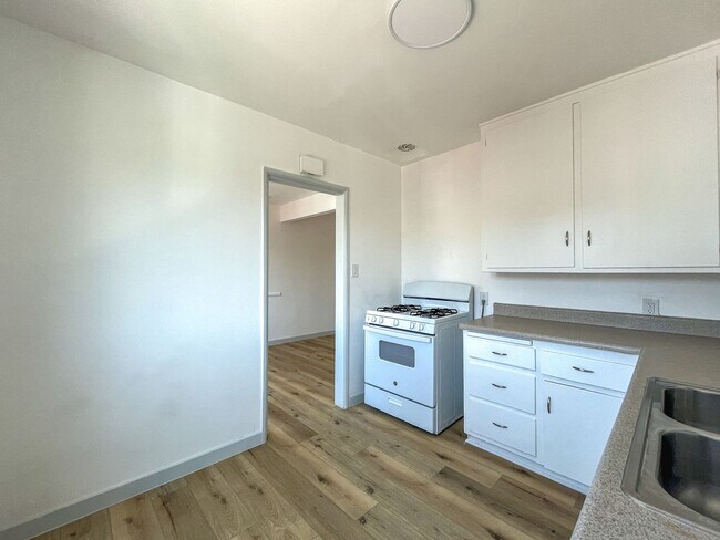 Photo - 4028 Perlita Ave