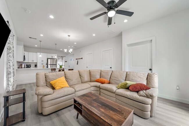 Photo - 4011 King St