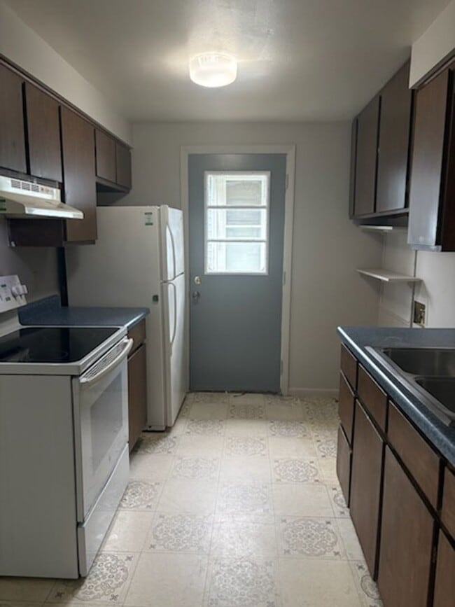 Photo - 1641 W 4th St