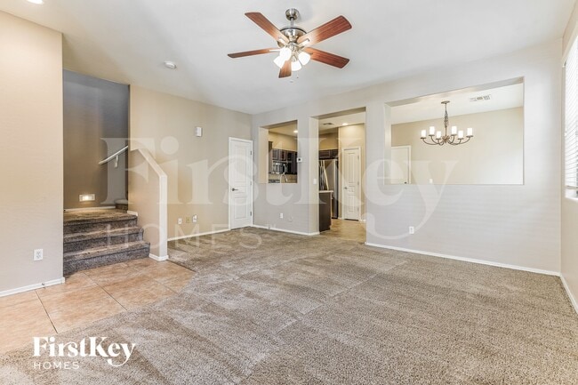 Photo - 127 E Catclaw St