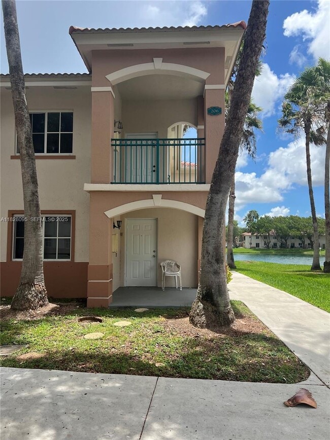 Building Photo - 2921 SE 12th Rd Unit 206-56