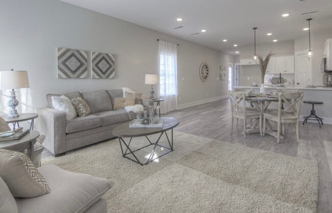 Photo - 717 Perrigan Ln