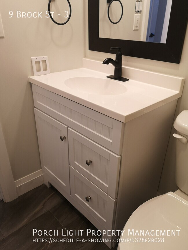 Photo - Renovated Two Bedroom in AMAZING Port Dalh... Unit 3