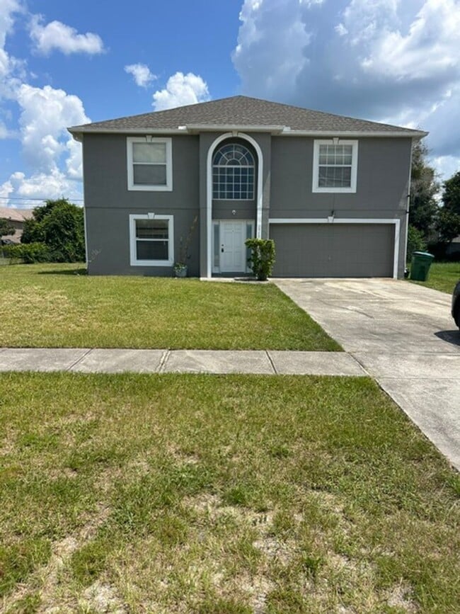 Building Photo - 2 STORY 4 BEDROOM 3.5 BATH 2 CAR GARAGE