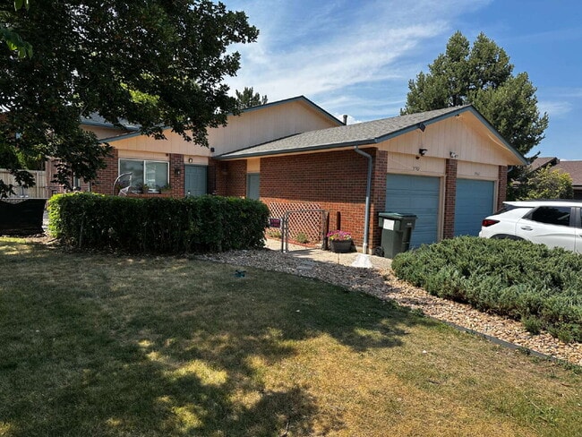 Building Photo - AVAILABLE OCTOBER!
Wonderful 3 bed/2 bath ... Rental