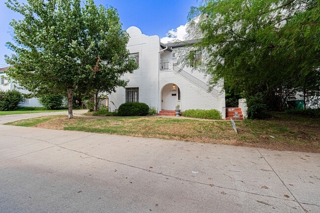 Building Photo - 1824 Carey Pl