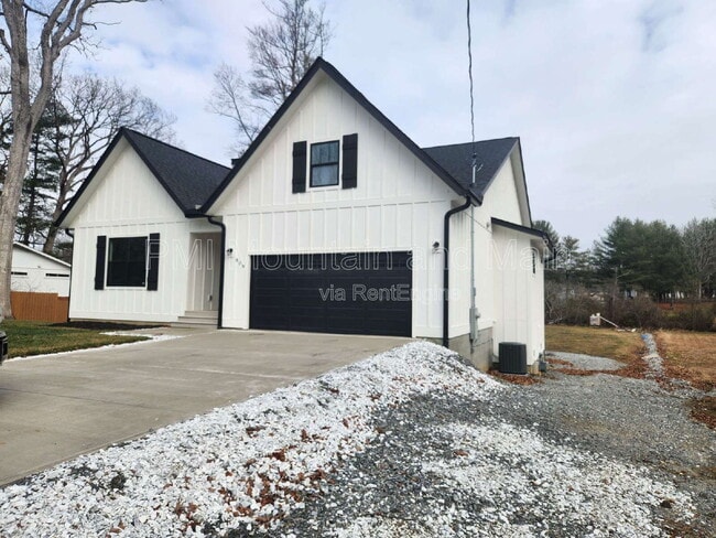 Photo - 808 Maybank Dr