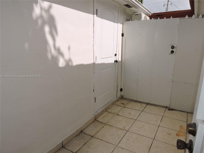 Photo - 681 NE 3rd Pl