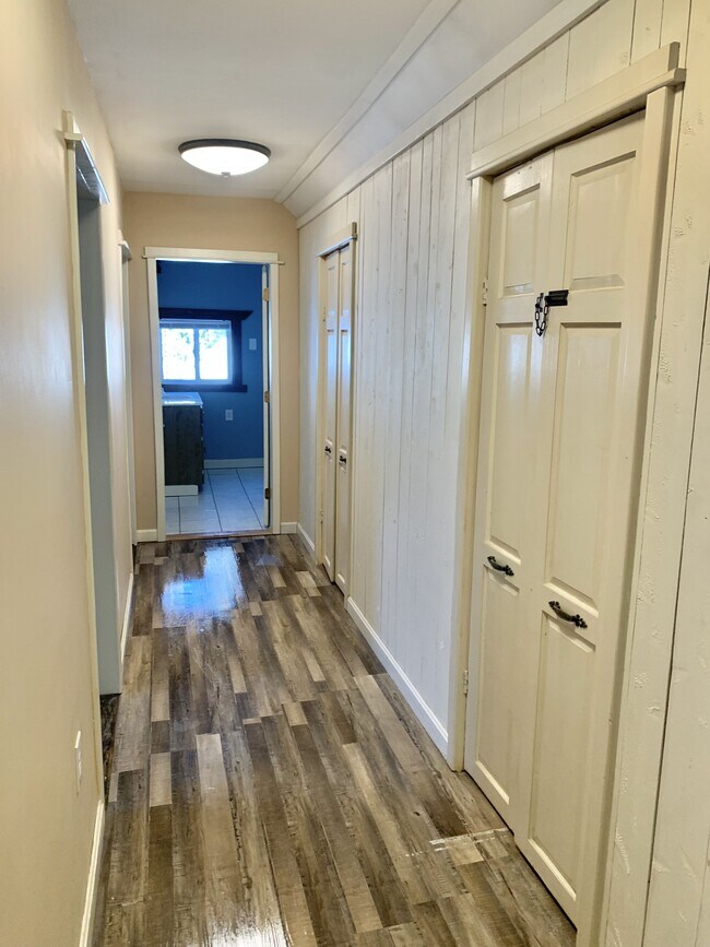 Photo - 855 Mann Hill Rd