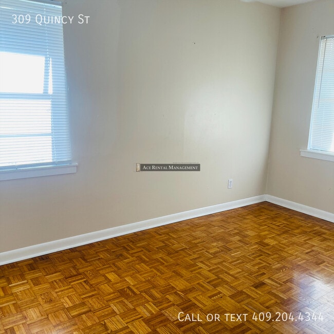 Photo - 309 Quincy St