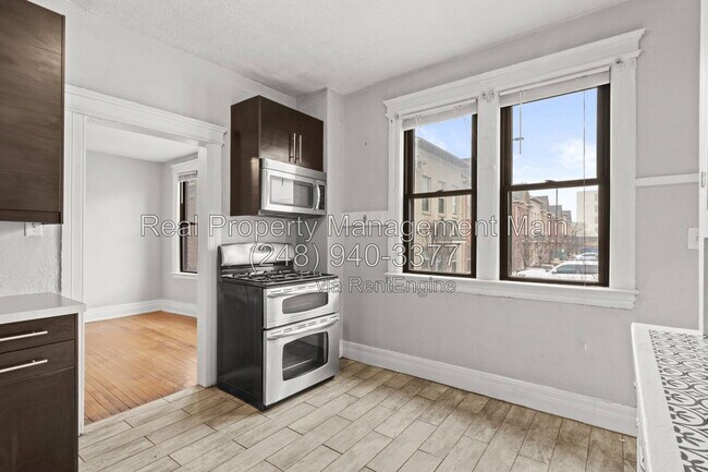 644 E Ferry St Unit 1e