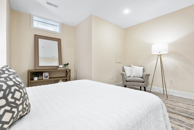 Photo - 30 Florida Ave NE Unidad #1