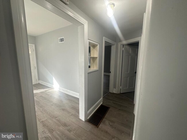 Photo - 1109 W James St Unit 1