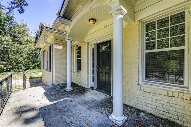 Building Photo - 483 Burlington Rd NE Rental