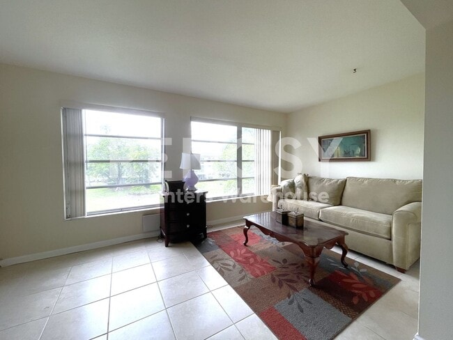 Photo - Top Of The World - 3rd Floor, Furnished 1 Bed/1 Bath Condo For Long Term