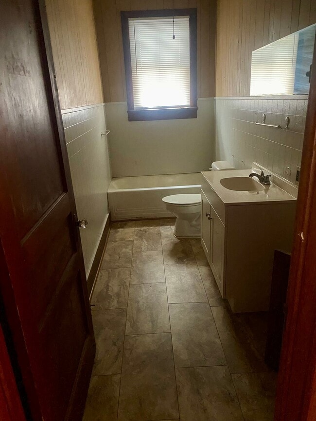 1805-1807 E Main St Unit 1805