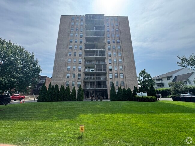 Building Photo - 65 Glenbrook Rd Unit APT 6C