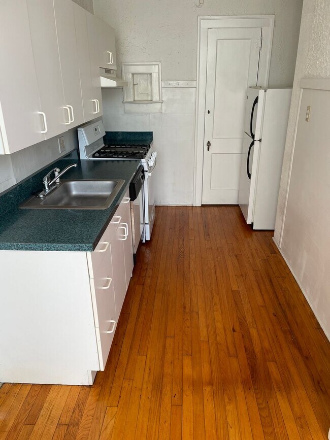 Photo - 1BD/1BA Apartment Uptown on Mardi Gras Parade Route Unidad E