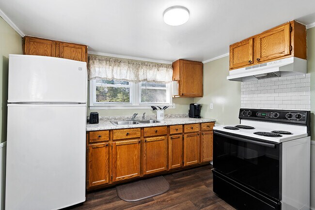 Photo - 40 Collins Village Cir