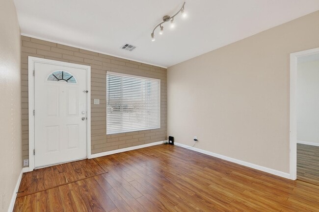 Photo - 1237 Pitt St NE