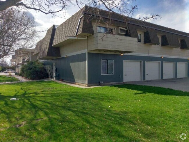 Building Photo - 2 bedroom in Billings MT 59102 Rental