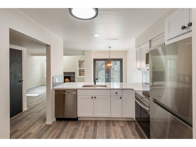 Photo - 3407 Stover St Unidad F614