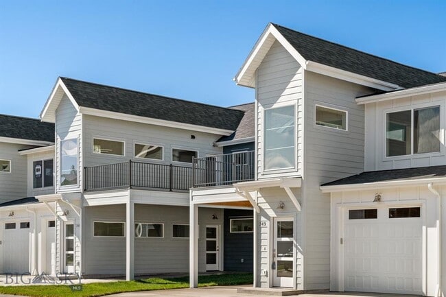 Building Photo - 4 Bedroom Modern Townhome!