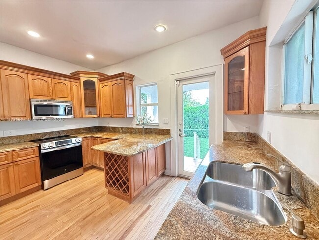 Photo - 1502 Tunis St