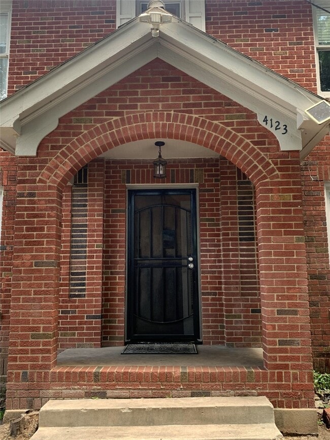 Building Photo - 4123 Lamar St Unit 4 Rental