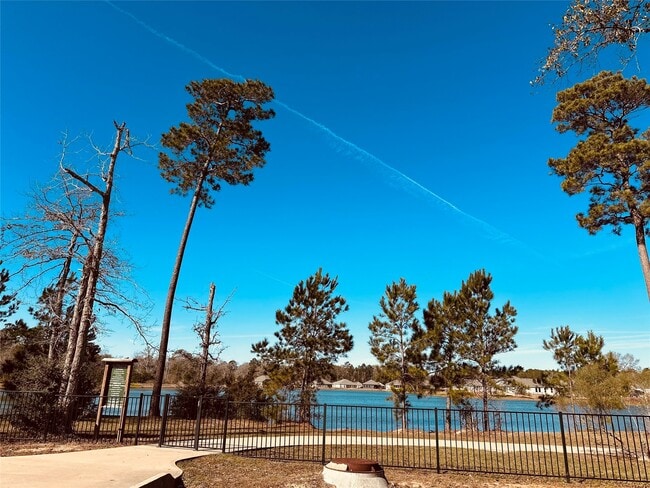 Photo - 16052 Tallis Dr