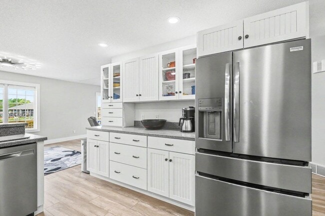 1410 E Harbour Towne Cir