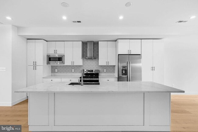 Photo - 2534 Elvans Rd SE