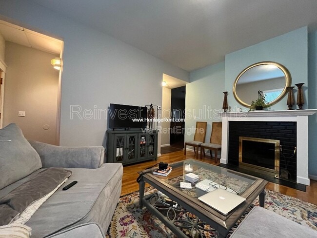 Photo - 3833 Isabella Ave