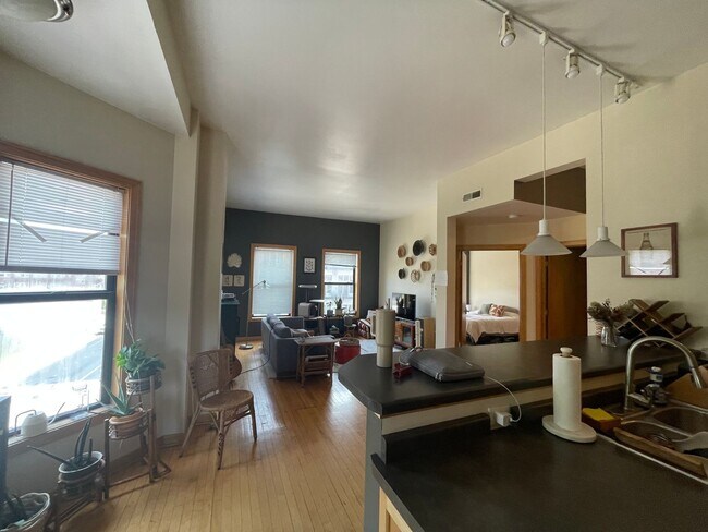 624 E. Ogden Ave