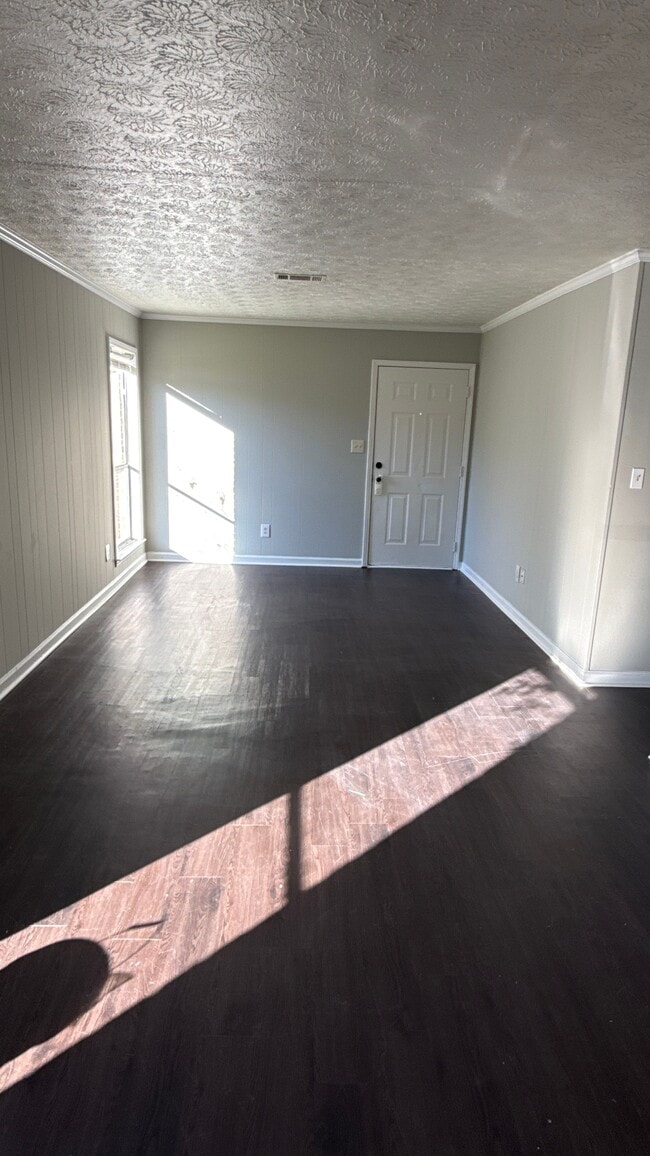 Photo - 3002 Dobbs Cir