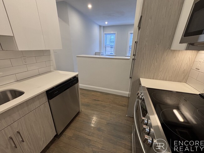 Photo - 19 Queensberry St Unit 4