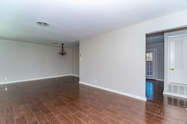 Photo - 447 Brees Blvd