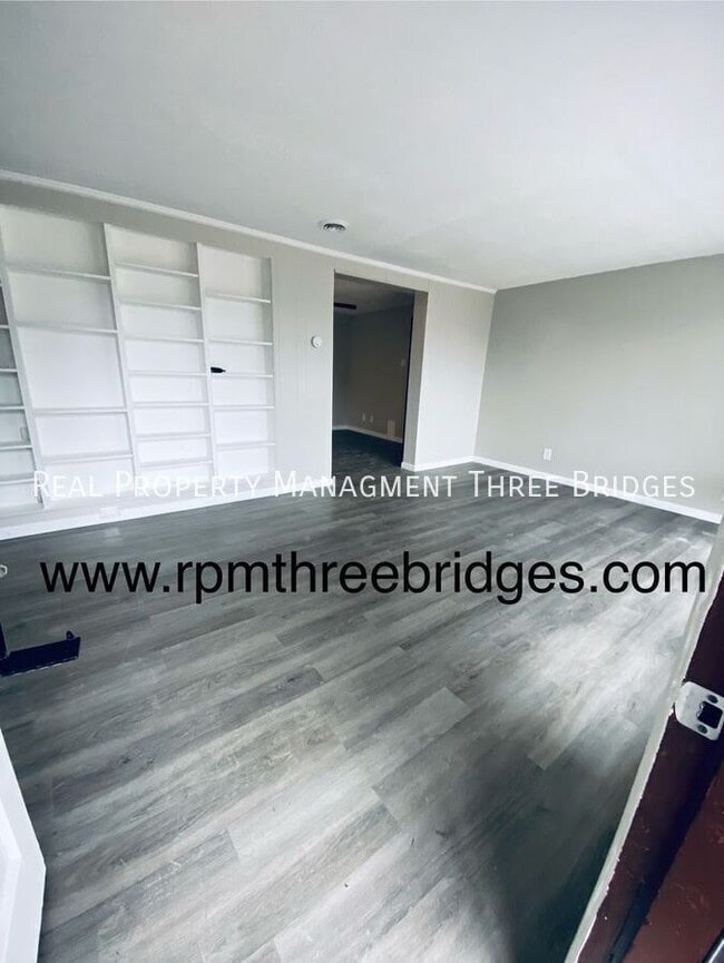 Photo - 28 Redwood Dr